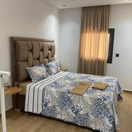 Appartement En M'Diq Centre Ville Pres De La Plage מראה חיצוני תמונה